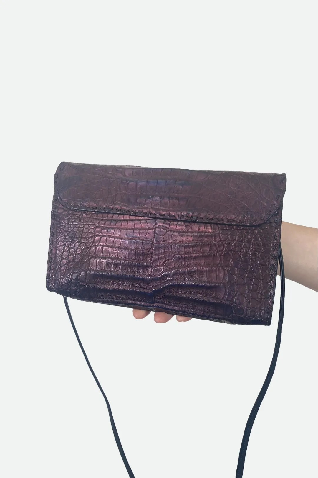 CROCO CLUTCH MESSENGER IN BLUE RASPBERRY SHINE