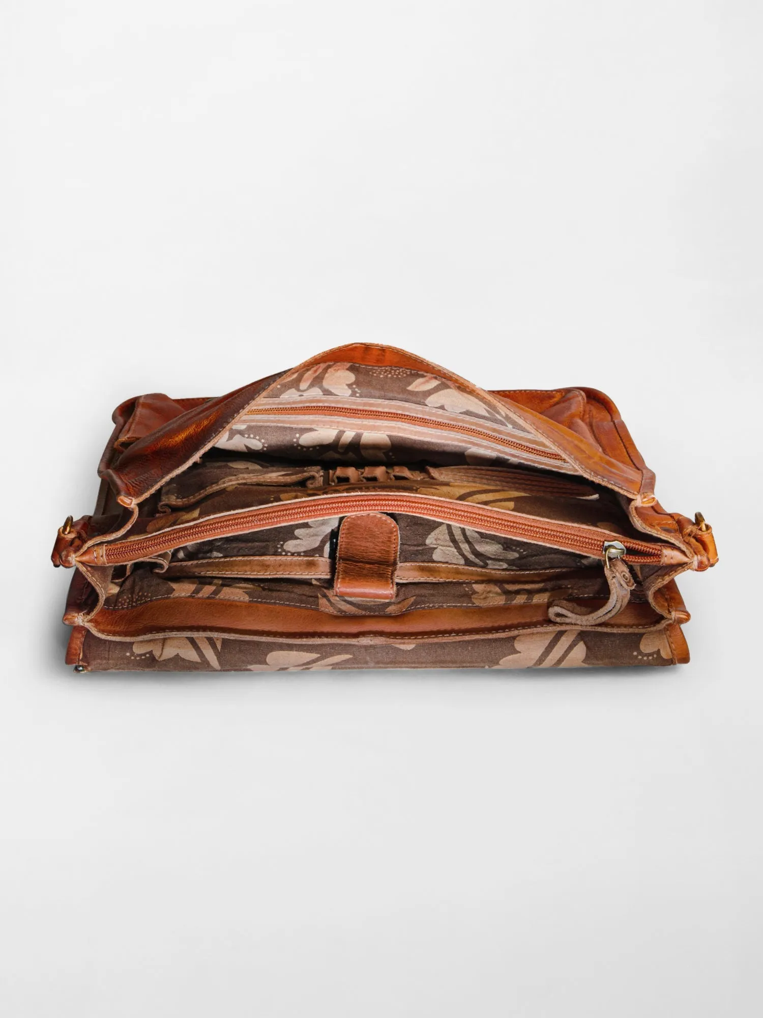 Lucas: Portfolio Office Bag In Washed Veg Tan Leather